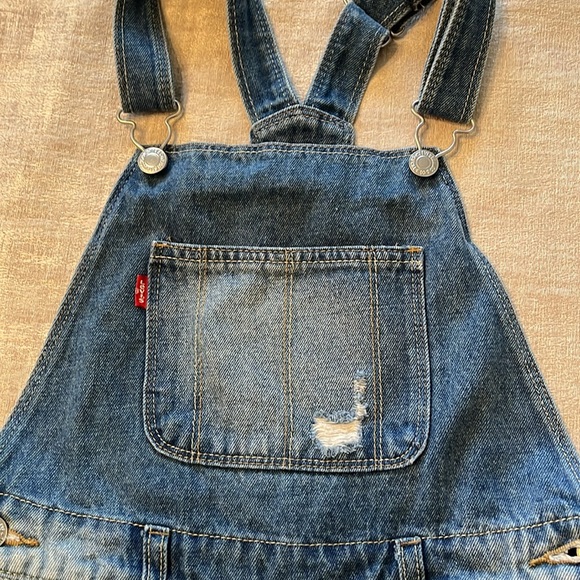 Levi's Girl's Size 10 Girl Overalls Shorts Shortalls Jean Denim Blue Medium Wash - Picture 2 of 8